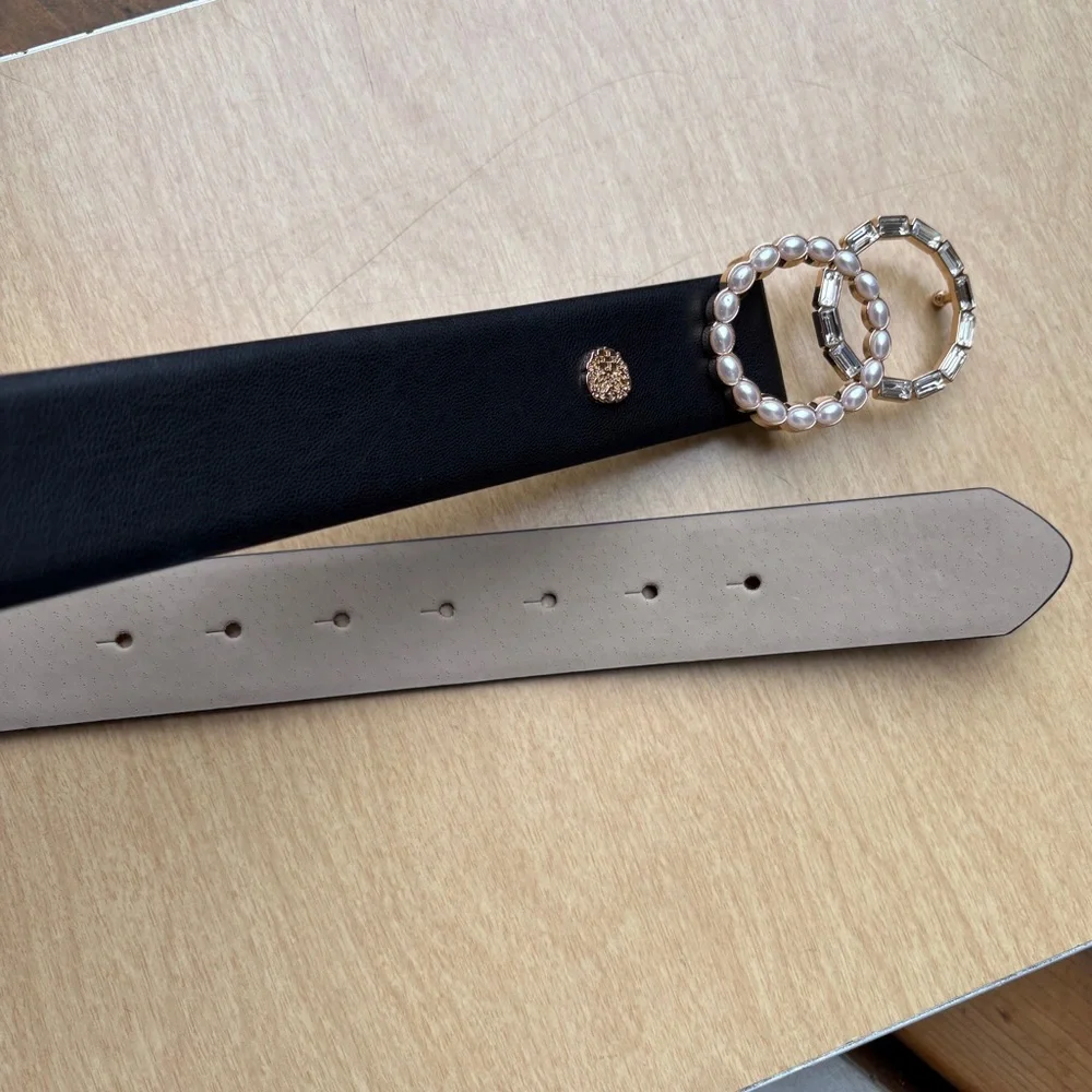 Vince Camuto Black Double Circle Faux Leather, Pearl, Crystal Detail Belt NWOT - Picture 10 of 14